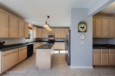 408 Plainview Dr, Bolingbrook, IL 60440 photo 9