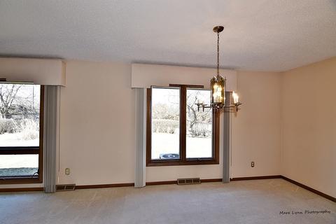 233 Berwick Dr, Aurora, IL 60506 photo 9