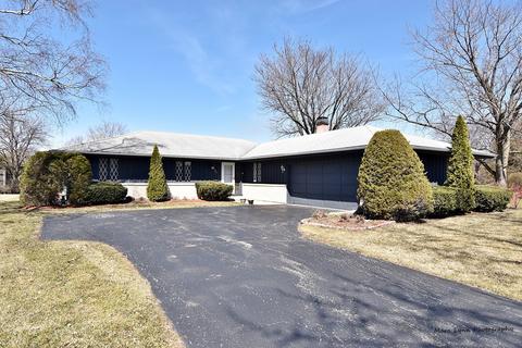 233 Berwick Dr, Aurora, IL 60506 photo 1