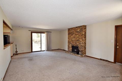 233 Berwick Dr, Aurora, IL 60506 photo 3