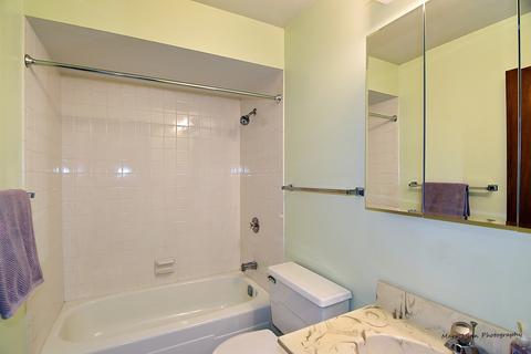 233 Berwick Dr, Aurora, IL 60506 photo 21