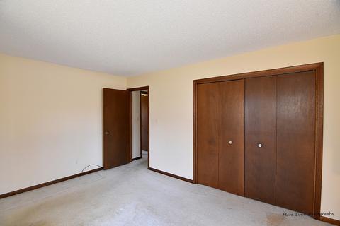 233 Berwick Dr, Aurora, IL 60506 photo 18