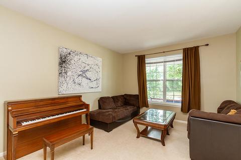 2887 Killarny Dr, Elgin, IL 60124 photo 3