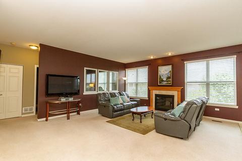 2887 Killarny Dr, Elgin, IL 60124 photo 8