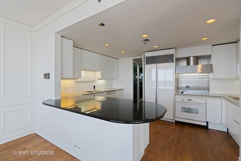 180 E Pearson St #6906, Chicago, IL 60611 photo 7