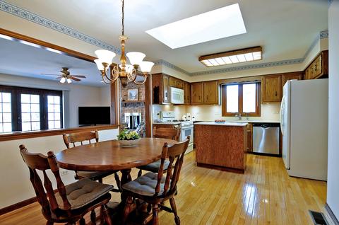 2020 Middleton Dr, Wheaton, IL 60189 photo 7