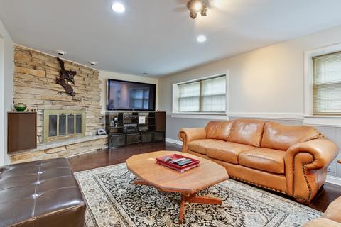 1904 E Cholo Ln, Mount Prospect, IL 60056 photo 24
