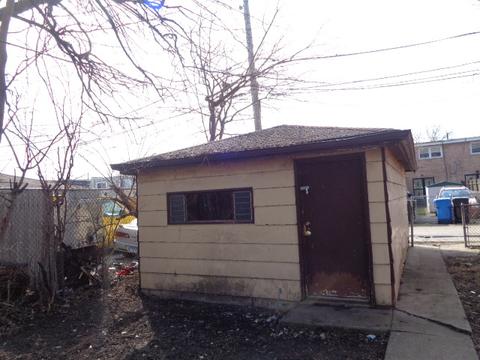 1111 E 82nd Pl, Chicago, IL 60617 photo 2