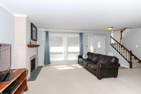 711 Ascot Ct, Hoffman Estates, IL 60169 photo 4