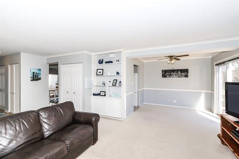 711 Ascot Ct, Hoffman Estates, IL 60169 photo 5