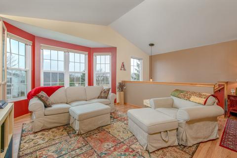 955 Symphony Dr, Aurora, IL 60504 photo 3