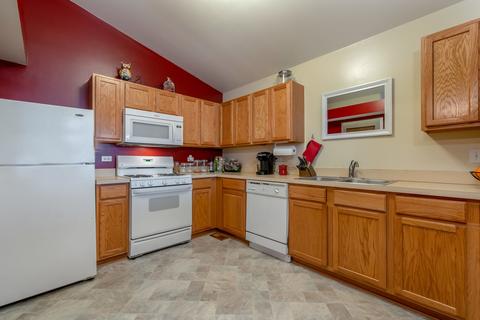 955 Symphony Dr, Aurora, IL 60504 photo 6