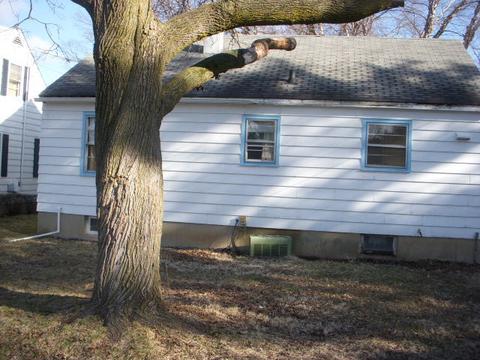 603 Orange St, Elgin, IL 60123 photo 2