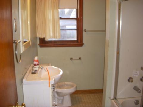 603 Orange St, Elgin, IL 60123 photo 8