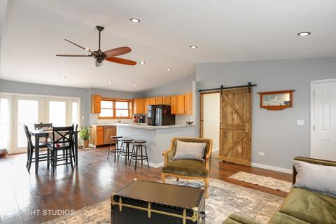 513 W 3rd St, Braidwood, IL 60408 photo 3