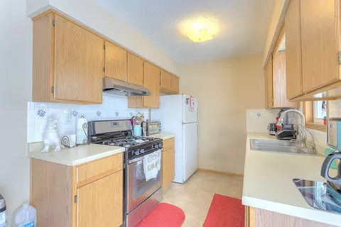 105 Sundance Trl, Capron, IL 61012 photo 5