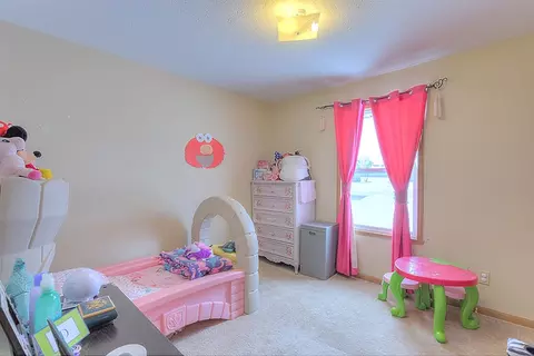 105 Sundance Trl, Capron, IL 61012 photo 9