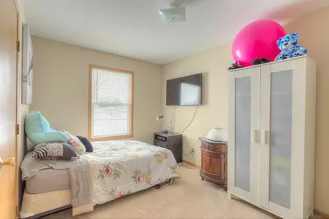 105 Sundance Trl, Capron, IL 61012 photo 11