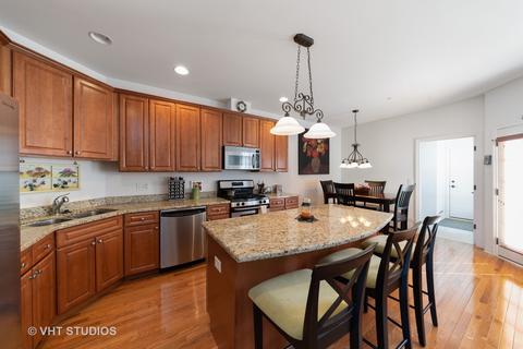 333 Bradbury Ln, Bartlett, IL 60103 photo 3