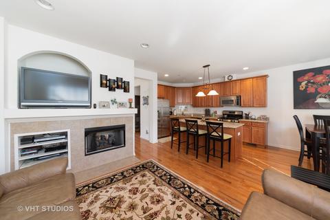 333 Bradbury Ln, Bartlett, IL 60103 photo 5