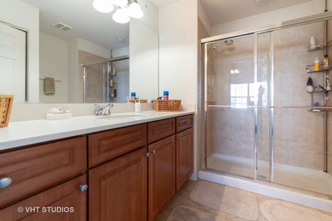 333 Bradbury Ln, Bartlett, IL 60103 photo 8