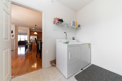 333 Bradbury Ln, Bartlett, IL 60103 photo 10