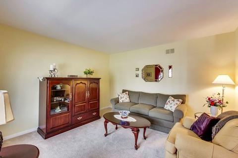 2051 Aspen Dr, Algonquin, IL 60102 photo 4