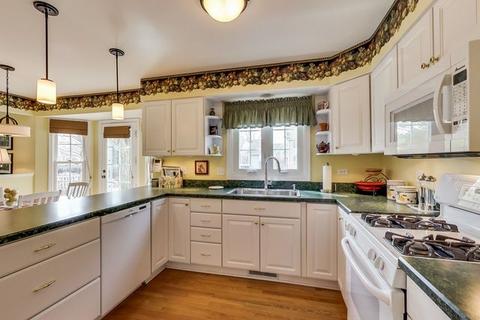 2051 Aspen Dr, Algonquin, IL 60102 photo 8
