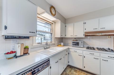 1313 Wakeman Ave, Wheaton, IL 60187 photo 9