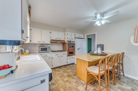 1313 Wakeman Ave, Wheaton, IL 60187 photo 8