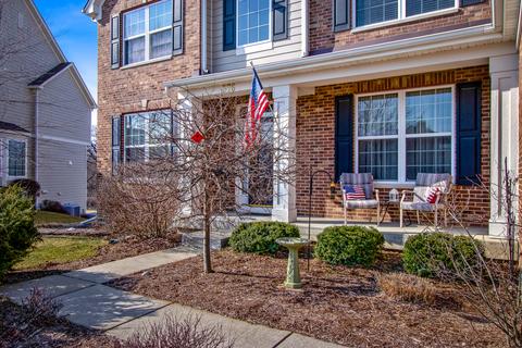 376 Comstock Dr, Elgin, IL 60124 photo 3