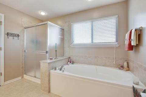 376 Comstock Dr, Elgin, IL 60124 photo 20