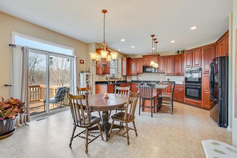 376 Comstock Dr, Elgin, IL 60124 photo 12