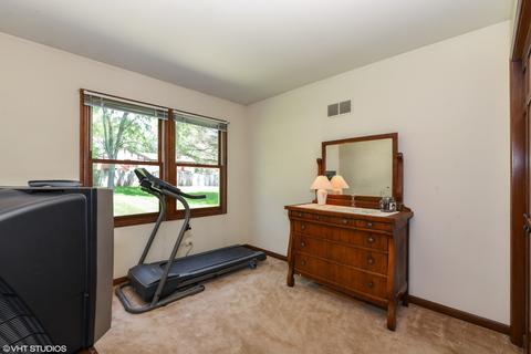 616 W Oneida Ave, Bartlett, IL 60103 photo 10