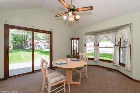 616 W Oneida Ave, Bartlett, IL 60103 photo 5