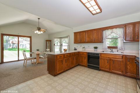 616 W Oneida Ave, Bartlett, IL 60103 photo 6