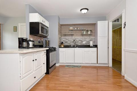 1555 Fairfield Ln, Hoffman Estates, IL 60169 photo 17