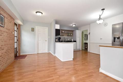 1555 Fairfield Ln, Hoffman Estates, IL 60169 photo 14