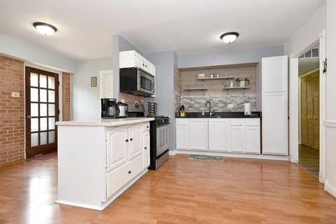 1555 Fairfield Ln, Hoffman Estates, IL 60169 photo 18