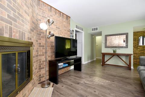 1555 Fairfield Ln, Hoffman Estates, IL 60169 photo 7