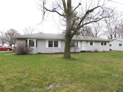 602 E Locust St, Tolono, IL 61880 photo 2