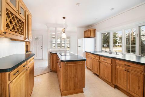 885 Estes St, Gurnee, IL 60031 photo 5