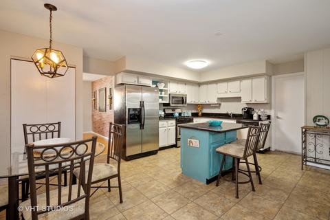 1806 E Aztec Ln, Mount Prospect, IL 60056 photo 8