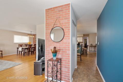 1806 E Aztec Ln, Mount Prospect, IL 60056 photo 14