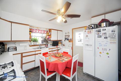 8444 S 77th Ct, Bridgeview, IL 60455 photo 9