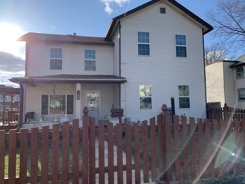 233 5th St, Aurora, IL 60505 photo 1