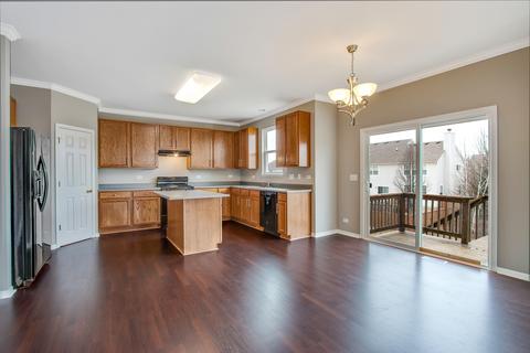 388 Comstock Dr, Elgin, IL 60124 photo 9