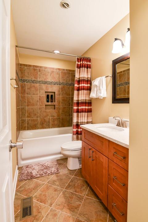 44 Forestview Ln, Aurora, IL 60502 photo 11