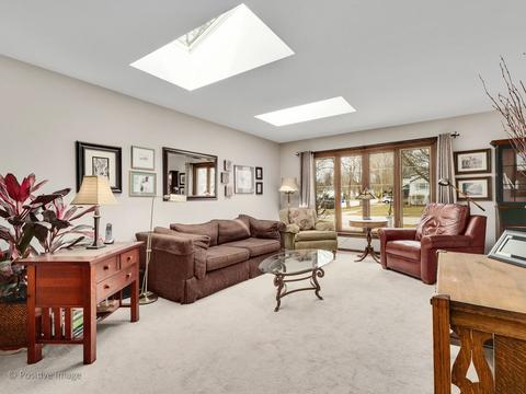1303 S Williston St, Wheaton, IL 60189 photo 4