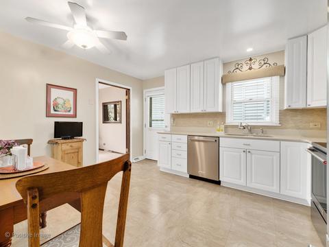 1303 S Williston St, Wheaton, IL 60189 photo 10